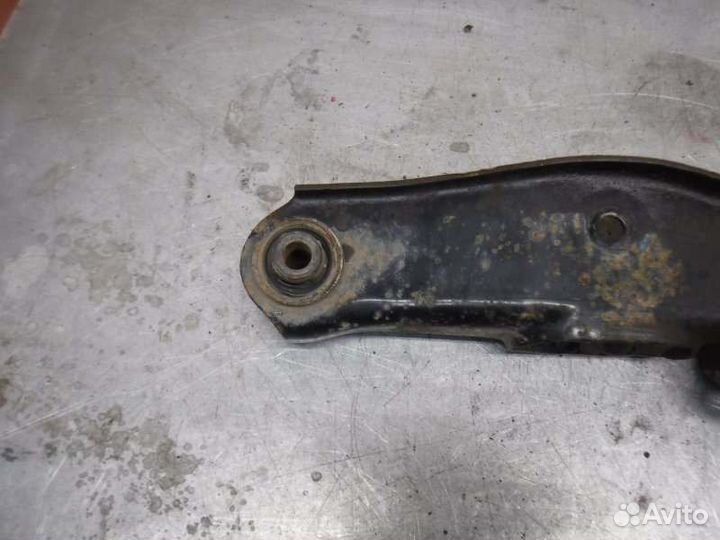 Рычаг поперечный задний правый Mitsubishi Lancer