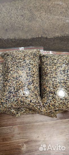 Корм для птиц, попугаев итд