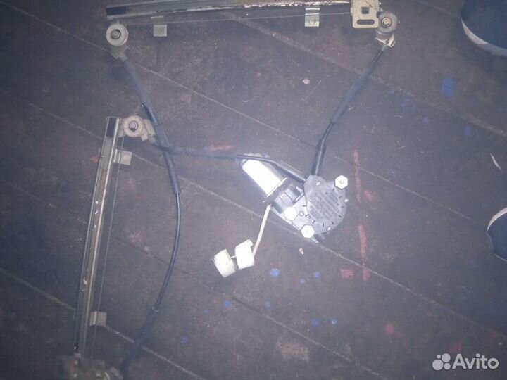 Электростеклоподьемник