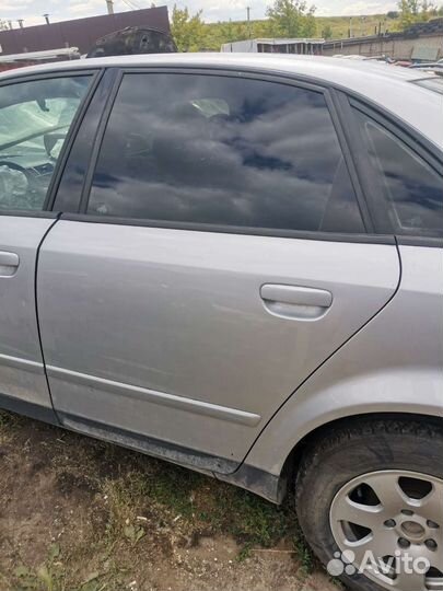 Дверь задняя левая Audi A4 B6 седан