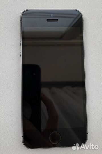 Телефон iPhone se