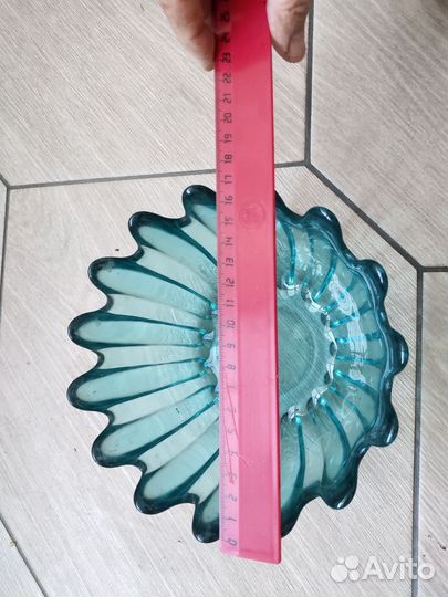 Ваза из цветного стекла