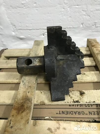 Долото трехлопастное д. 250-Ш55 3дрш