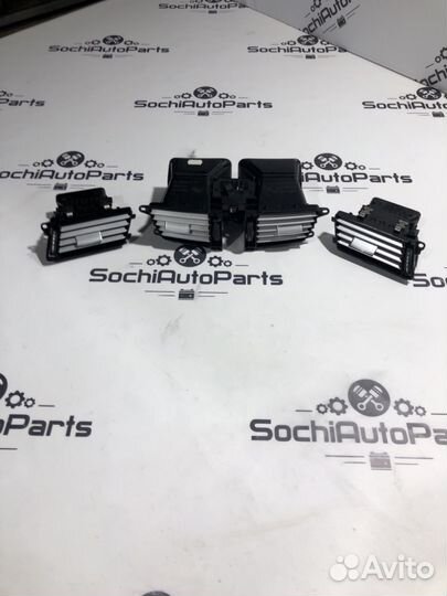 Дефлекторы центральной консоли Mercedes W212