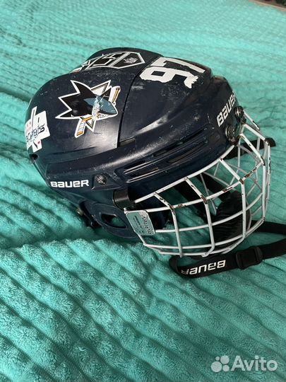 Хоккейный шлем