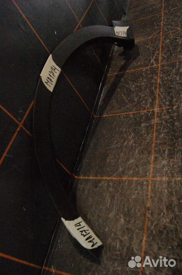 Накладка крыла переднего левого - Toyota RAV 4