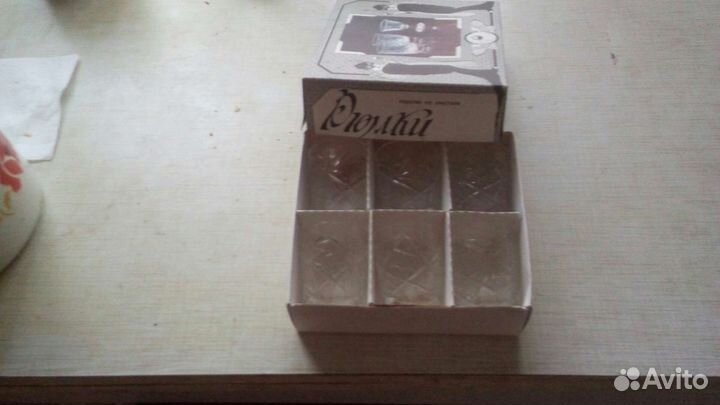 Набор из шести хрустальных рюмок