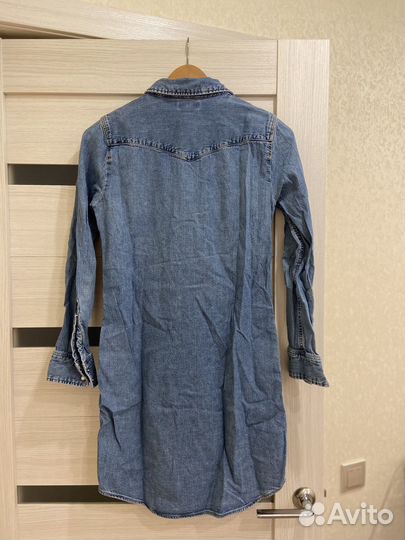 Джинсовое платье levis