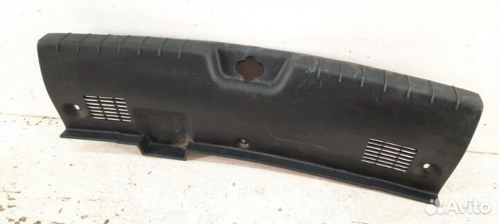 Накладка замка багажника Hyundai Elantra 6 AD