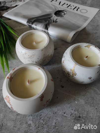 Свеча в гипсе с золотой и бронзовой поталью