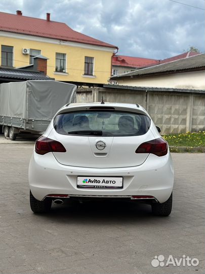Opel Astra 1.4 МТ, 2011, 200 000 км