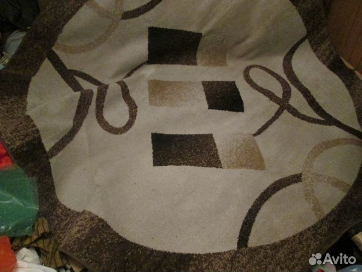 Ковёр (или палас) круглый, б\у требует чистки