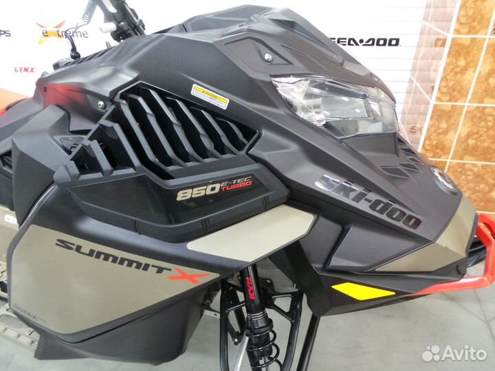 Снегоход BRP Ski-doo Summit X Expert 154 850 Turbo