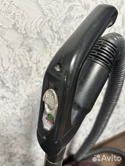 Контейнерный пылесос Samsung 1800W