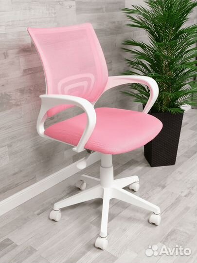 Розовое кресло сетчатое