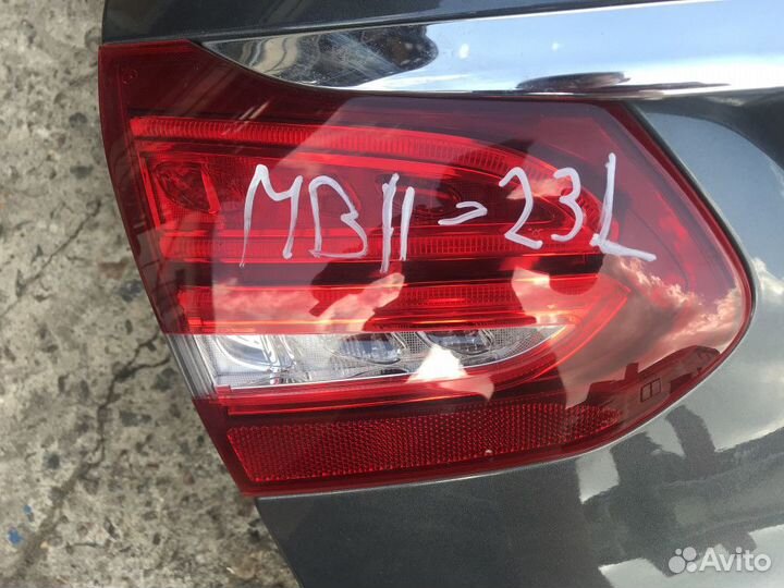 Фонарь крышки багажника левый Mercedes-Benz