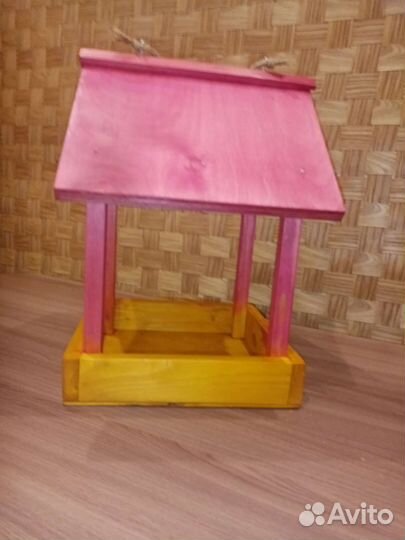 Кормушка для птиц из дерева