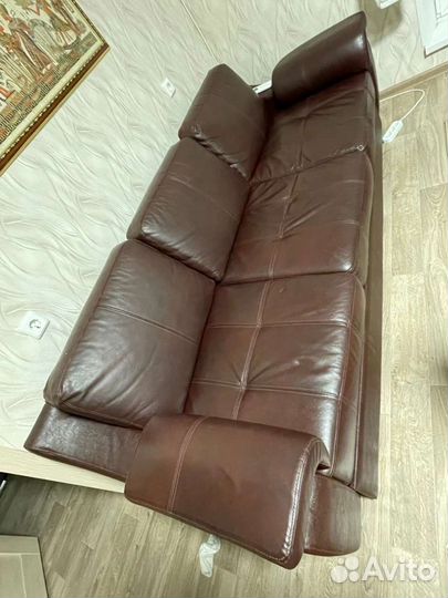 Кожаный диван бу