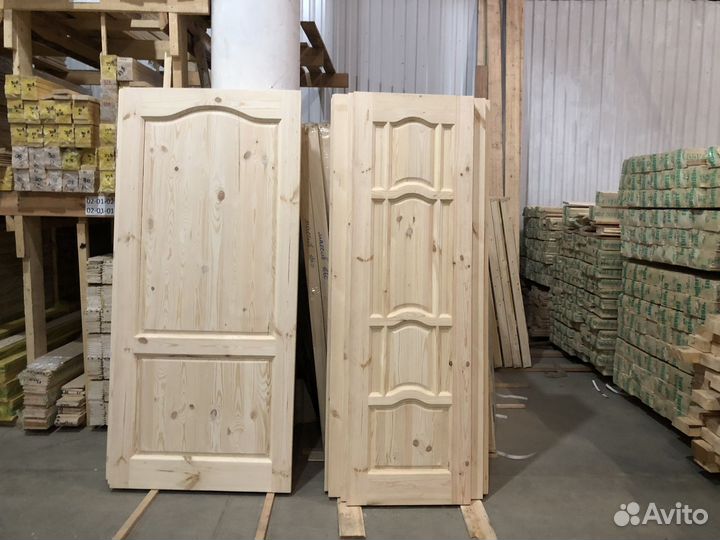 Двери межкомнатные из массива