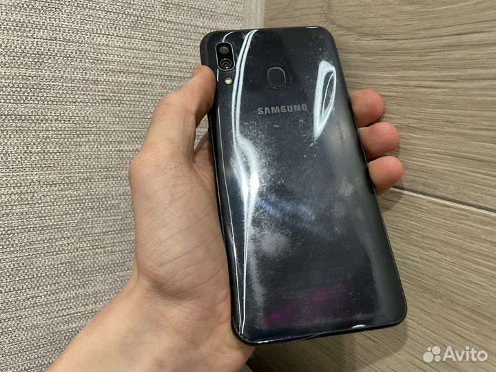 Samsung Galaxy A30, 3/32 ГБ