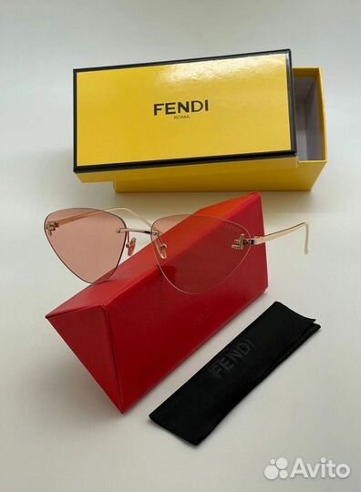 Солнцезащитные очки Fendi