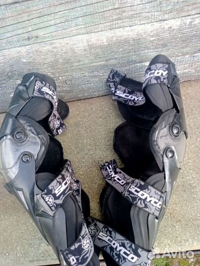 Наколенники для эндуро бу