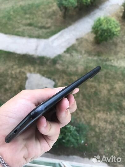 Телефон iPhone 7 plus