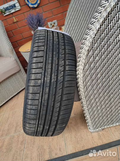 Kinforest KF-550 245/40 R20 99
