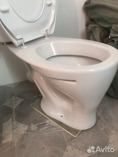 Унитаз с бачком новый