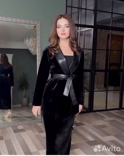 Костюм женский