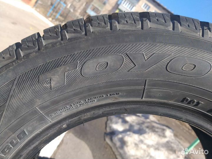 Toyo Observe Ice-Freezer 205/65 R15
