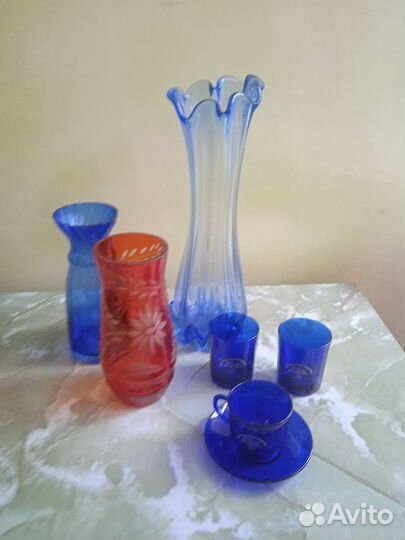 Синее стекло и красное