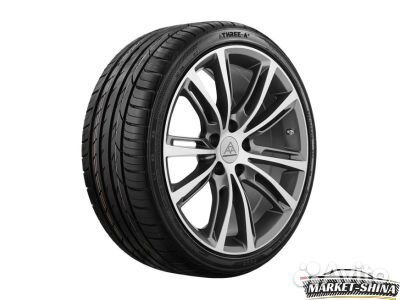 Three-A P606 255/35 R18 94W