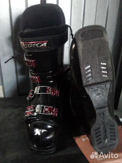 Горные лыжи и ботинки