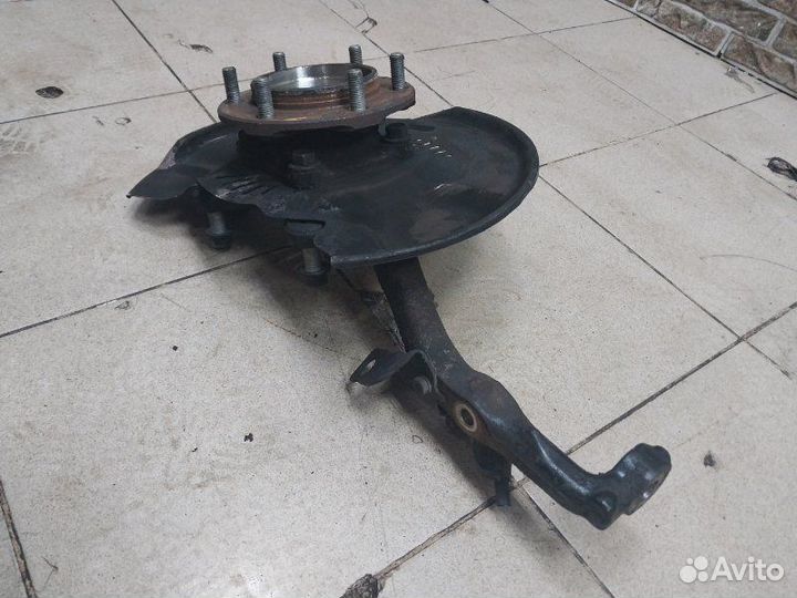 Кулак поворотный левый Toyota Land Cruiser Prado
