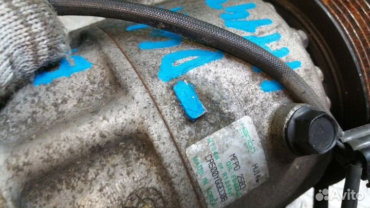 Компрессор кондиционера Kia Carnival