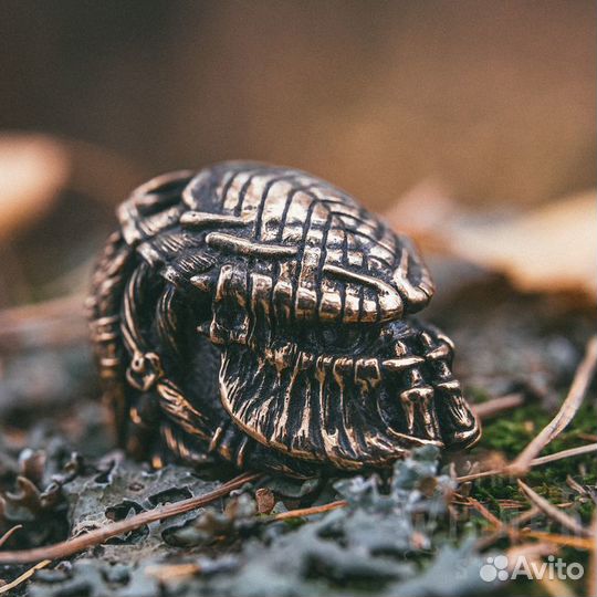 Бусина Темляк Брелок Хищник Арнольд Щварцнеггер