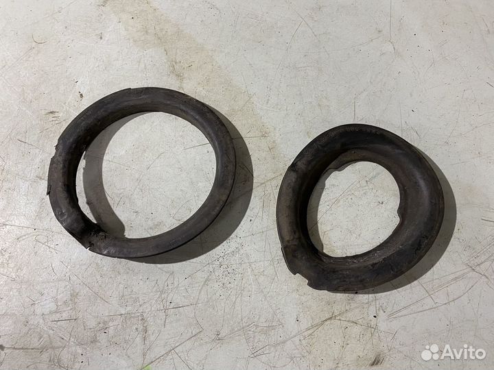 Прокладки передних пружин BMW 5 E60