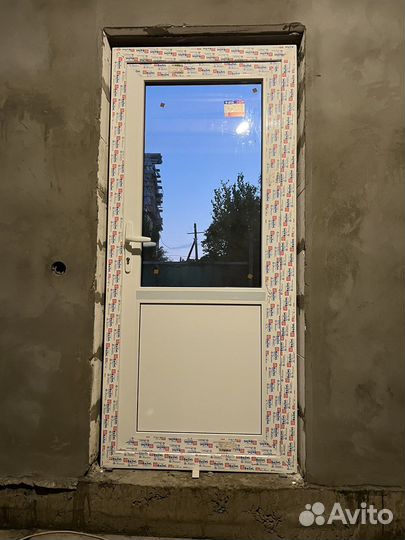 Дверь металлопластиковая, уличная