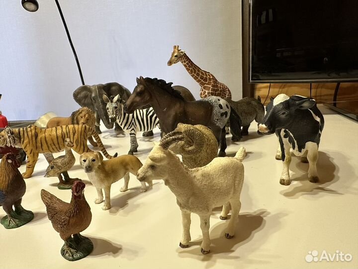 Фигурки животных schleich и mojo