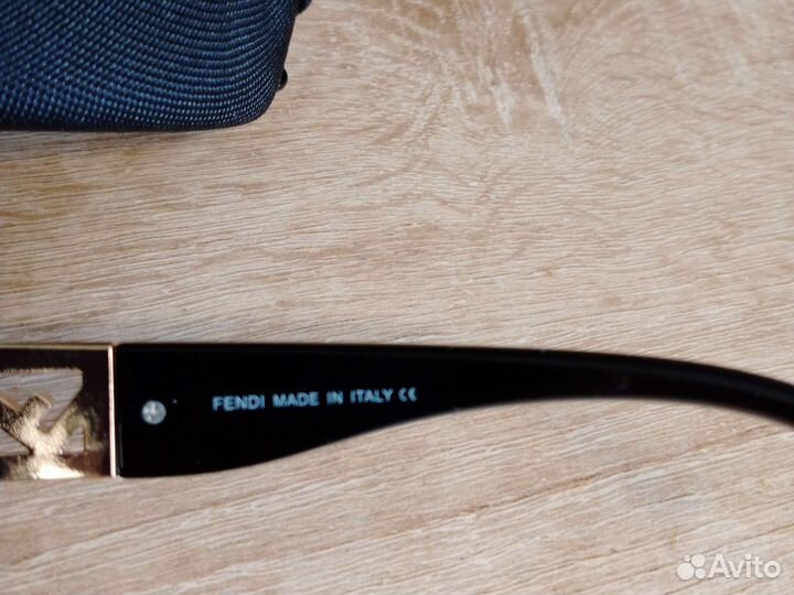 Солнцезащитные очки женские