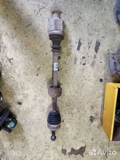 Привод правый на Рено Симбол АКПП