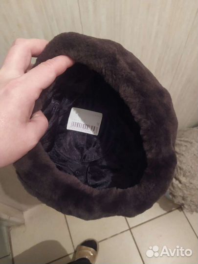 Берет - шапка натуральная мутон.Новые