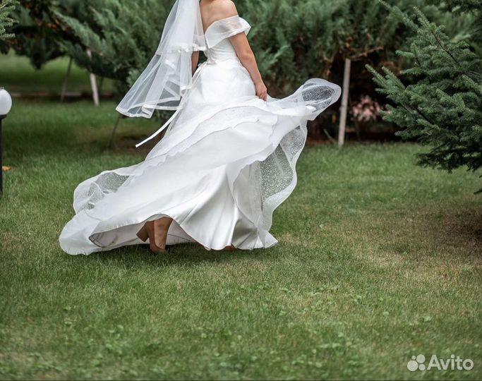 Свадебное платье
