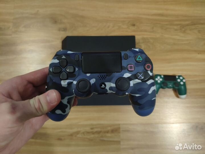 Sony PS4 pro + 300 игр по подписке PS Plus