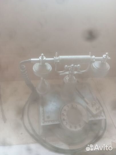 Продам старинный телефон