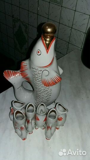 Бутылка с рюмками