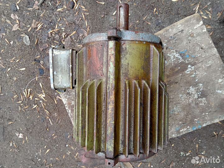 Электродвигатель трехфазный