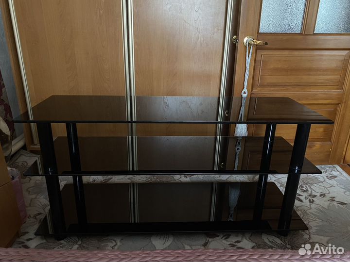 Полка под телевизор