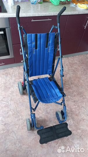 Прогулочная коляска (трость)